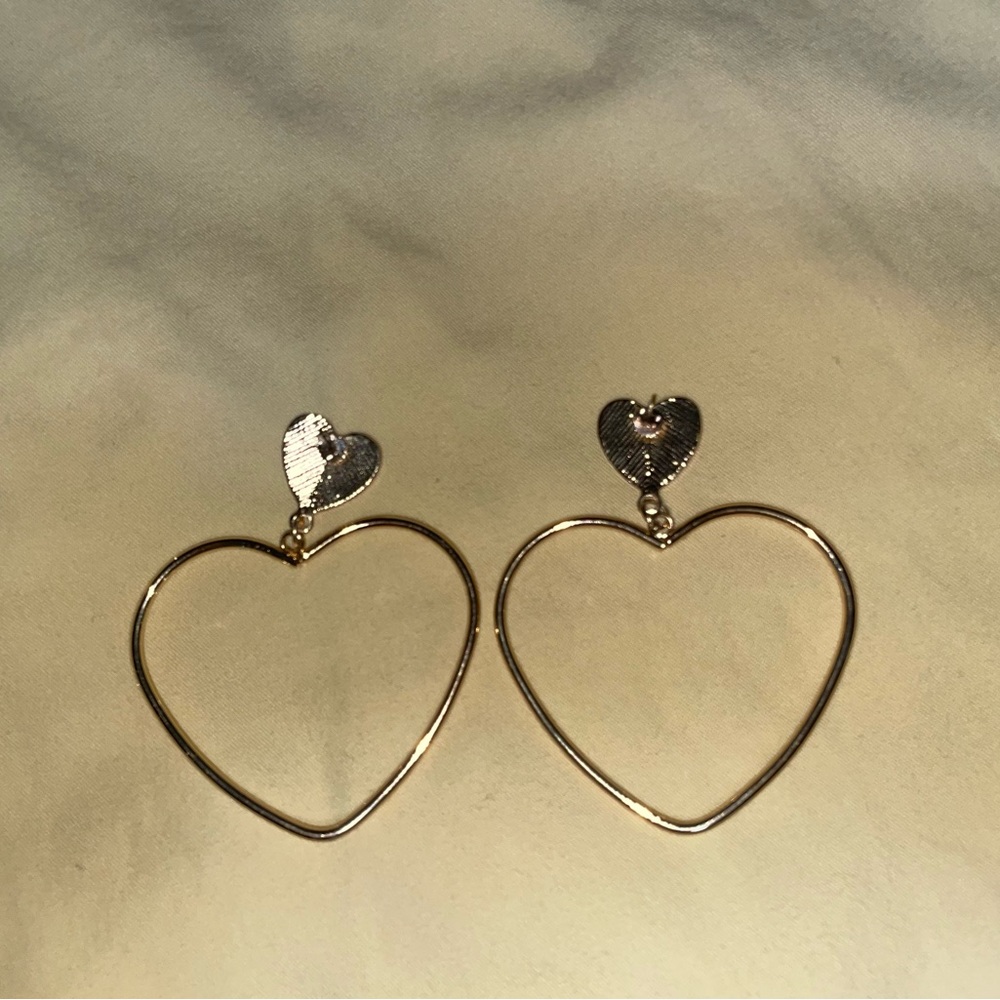 HEART EARRINGS ❤️ - Picture 2 of 2